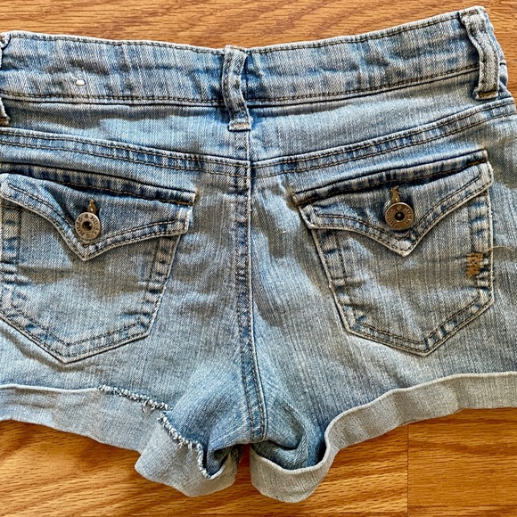 MUDD Vintage Y2K Cuffed Cutoff Style Denim JEAN SHORTS Girls Size 12 - Picture 2 of 8